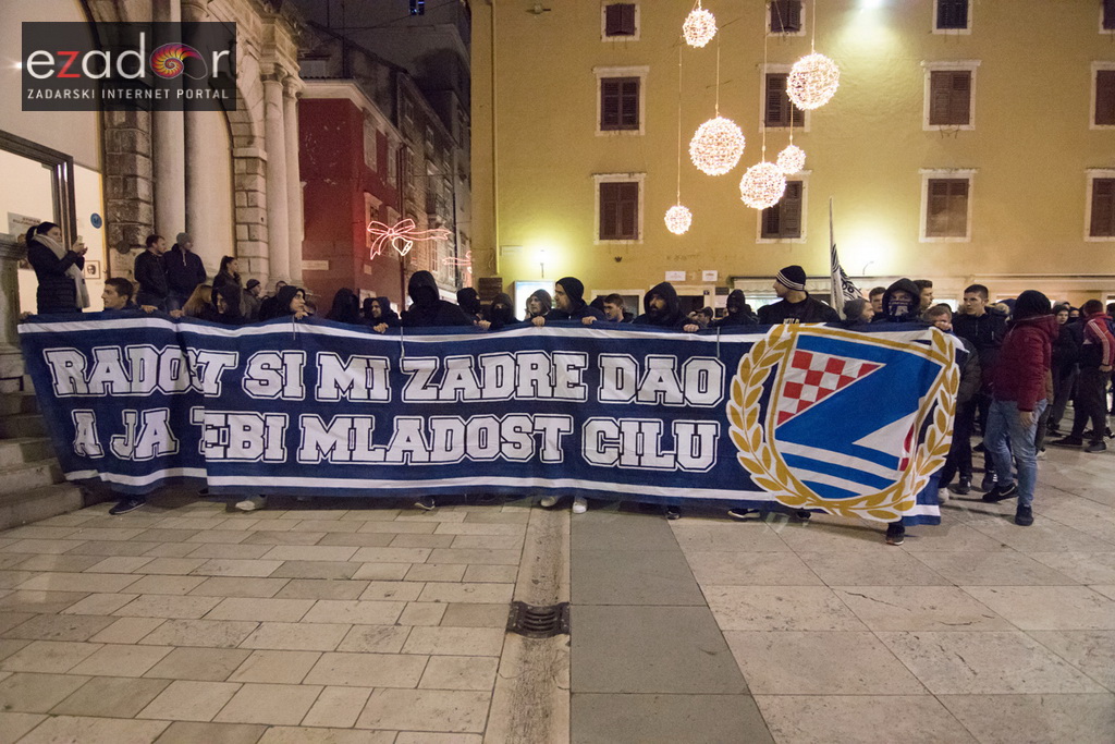 Okupljanje Tornada na Forumu i korteo do Krešinog doma Okupljanje Tornada na Forumu i korteo do Krešinog doma