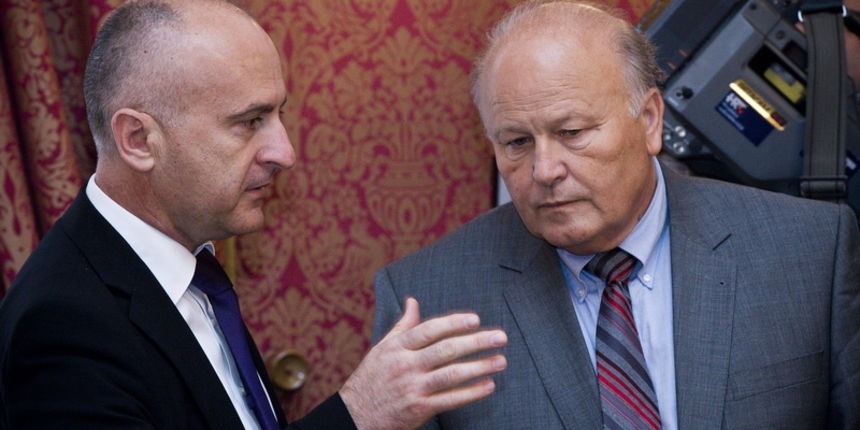 Zagreb, 250512.
Markov trg.
Banski dvori.
Redovita sjednica vlade.
Na slici: Fred Matic i Slavko Linic. 
Foto: Goran Mehkek / CROPIX