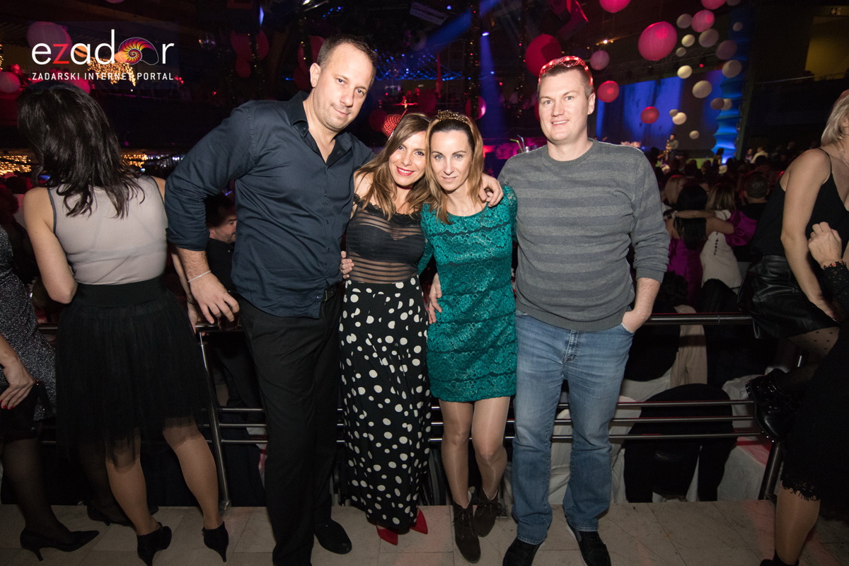 Ludnica u Saturnusu: Najbolji doček u svemiru i šire Ludnica u Saturnusu: Najbolji doček u svemiru i šire