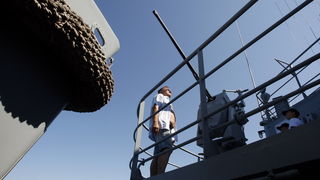 Zadar, 050810.
Brod Hrvatske ratne mornarice Andrija Mohorovcic na vezu u zadarskoj luci otvoren je za gradjane koji ga mogu razgledati, od 8 do 12 sati.
Foto: Jure Miskovic / CROPIX