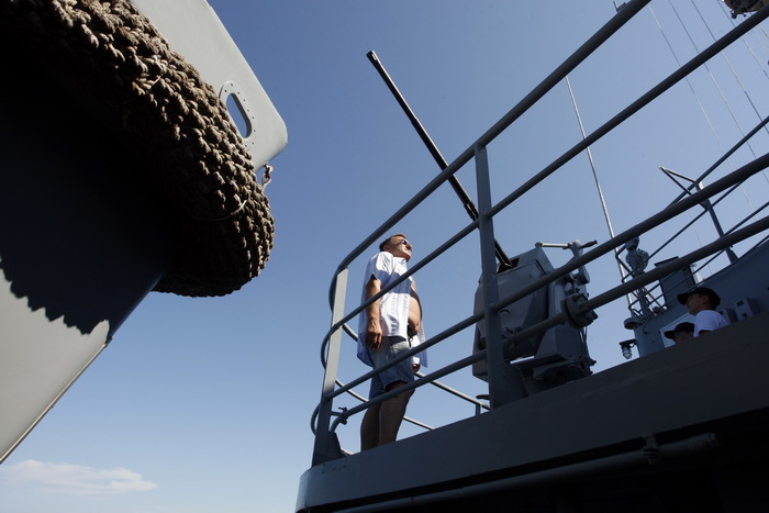 Zadar, 050810.
Brod Hrvatske ratne mornarice Andrija Mohorovcic na vezu u zadarskoj luci otvoren je za gradjane koji ga mogu razgledati, od 8 do 12 sati.
Foto: Jure Miskovic / CROPIX