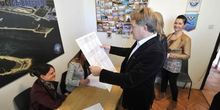 Božidar Kalmeta glasovao je u zadarskim Arbanasima, Foto: Branko Šuljak Božidar Kalmeta glasovao je u zadarskim Arbanasima, Foto: Branko Šuljak