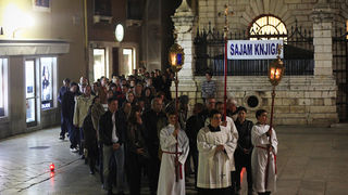 Procesija Velikog petka, 6. travnja 2012. (foto:Saša Čuka) Procesija Velikog petka, 6. travnja 2012. (foto:Saša Čuka)