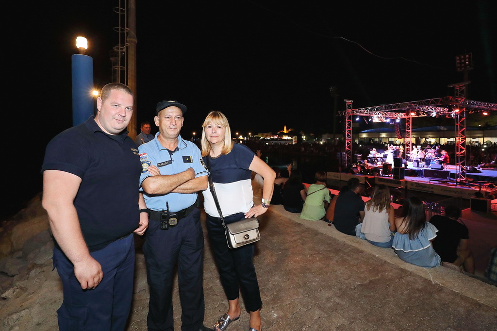 Čudesna Doris Dragović oduševila u Biogradu na Moru Čudesna Doris Dragović oduševila u Biogradu na Moru