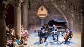 Atrij knezevog dvora, Dubrovnik – Koncert klasaicne glazbe. Ansambl becke filharmonije. Shkelzen Doli, violina Holger Groh, violina Sebastian Bru, violoncelo, Gottlieb Wallisch, klavir. Photo: Grgo Jelavic/PIXSELL