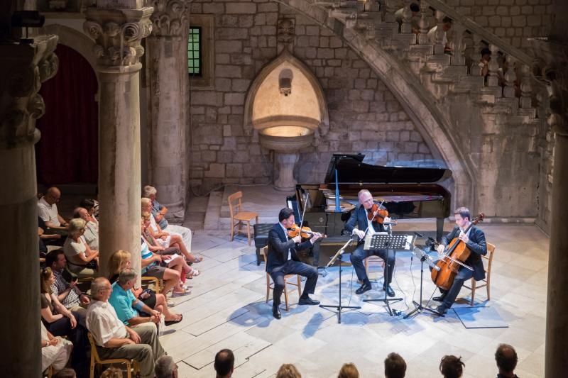 Atrij knezevog dvora, Dubrovnik – Koncert klasaicne glazbe. Ansambl becke filharmonije. Shkelzen Doli, violina Holger Groh, violina Sebastian Bru, violoncelo, Gottlieb Wallisch, klavir. Photo: Grgo Jelavic/PIXSELL