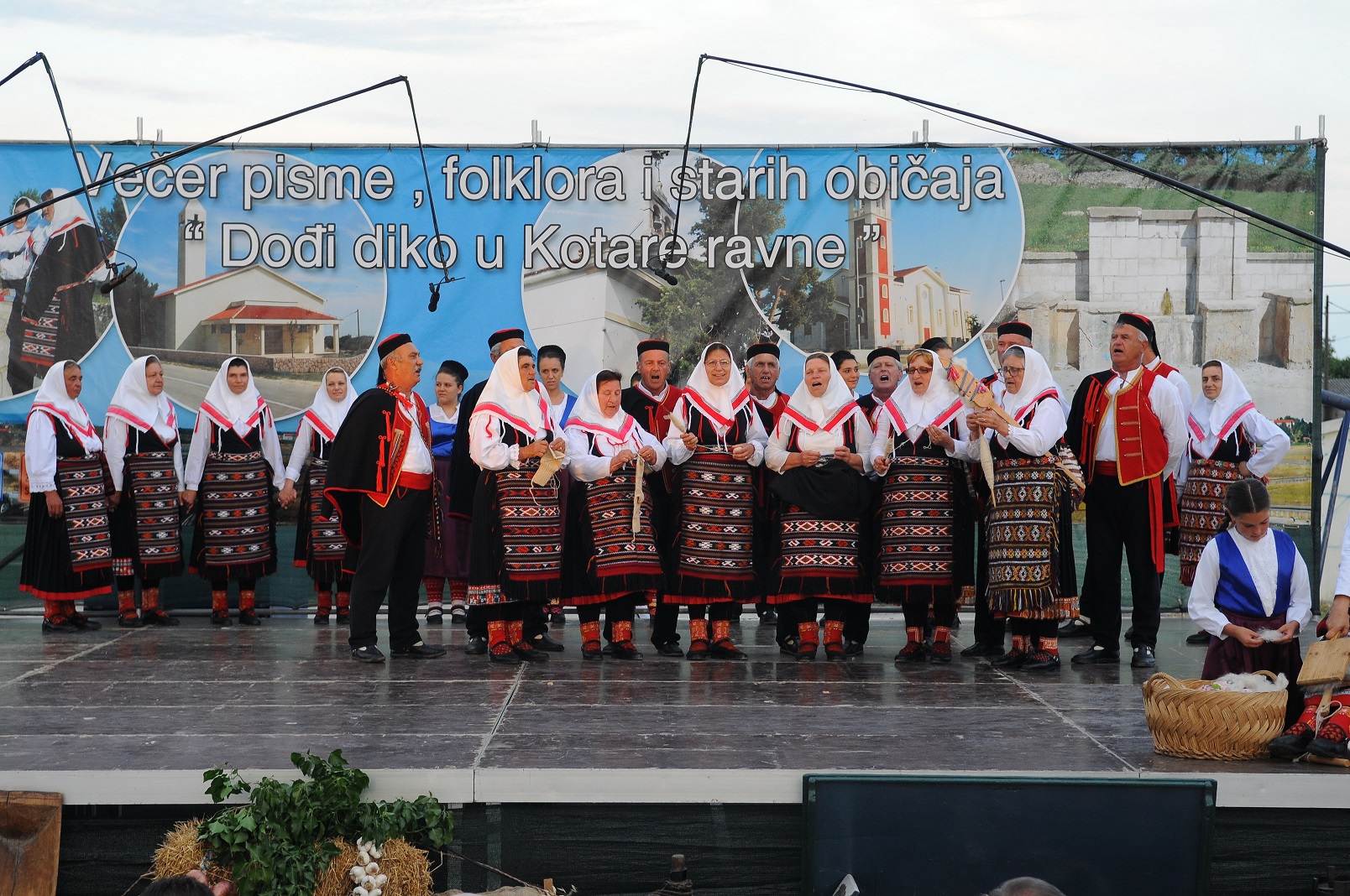 5. Večer pisme, folklora i starih običaja “Dođi diko u Kotare ravne”-Zemunik 2013
