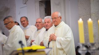 Nadbiskup Puljić predvodio svečano misno slavlje u crkvi. sv. Marije u sklopu obilježavanja 950. obljetnice spomena samostana. Foto: Iva Perinčić