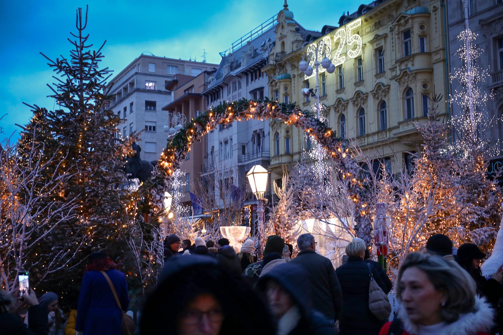 Zagrebački Advent na Trgu bana Jelačića
