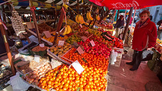 Đir po pijaci, 30. siječnja 2012. (foto:Saša Čuka)