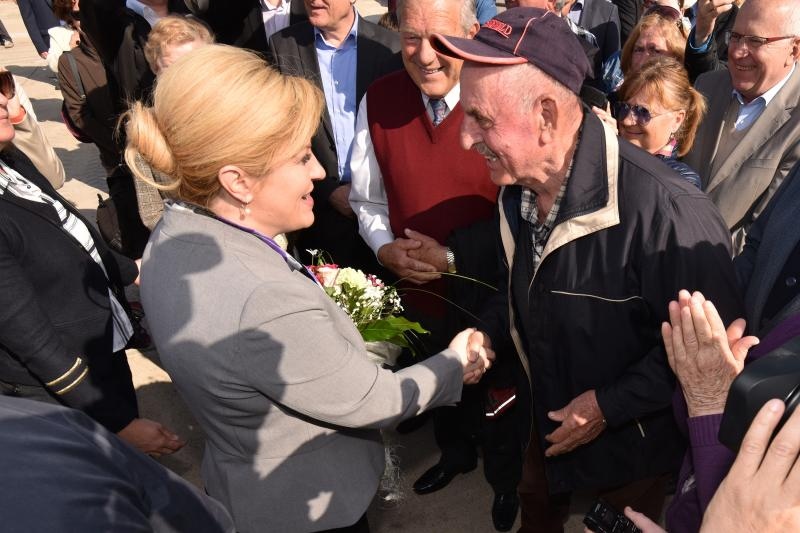 Predsjednica Grabar Kitarović posjetila otok Molat. Foto: Dino Stanin/PIXSELL