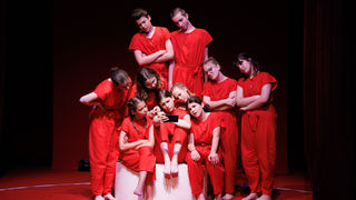 Igrajmo se: Zabranjeno mlađima od 15 strana A