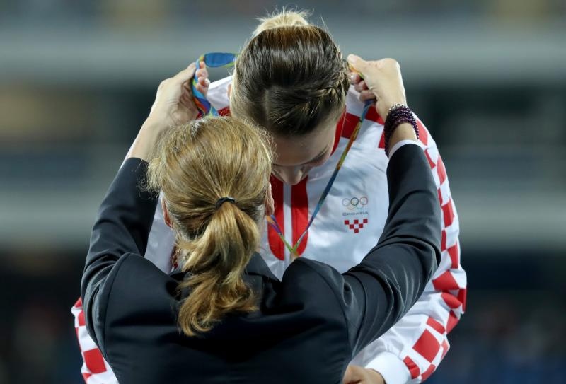 PI Rio de Janeiro, ceremonija dodjele medalja u ženskom disku: zlatnu medalju osvojila je Sandra Perković. Photo: Igor Kralj/PIXSELL PI Rio de Janeiro, ceremonija dodjele medalja u ženskom disku: zlatnu medalju osvojila je Sandra Perković. Photo: Igor Kralj/PIXSELL