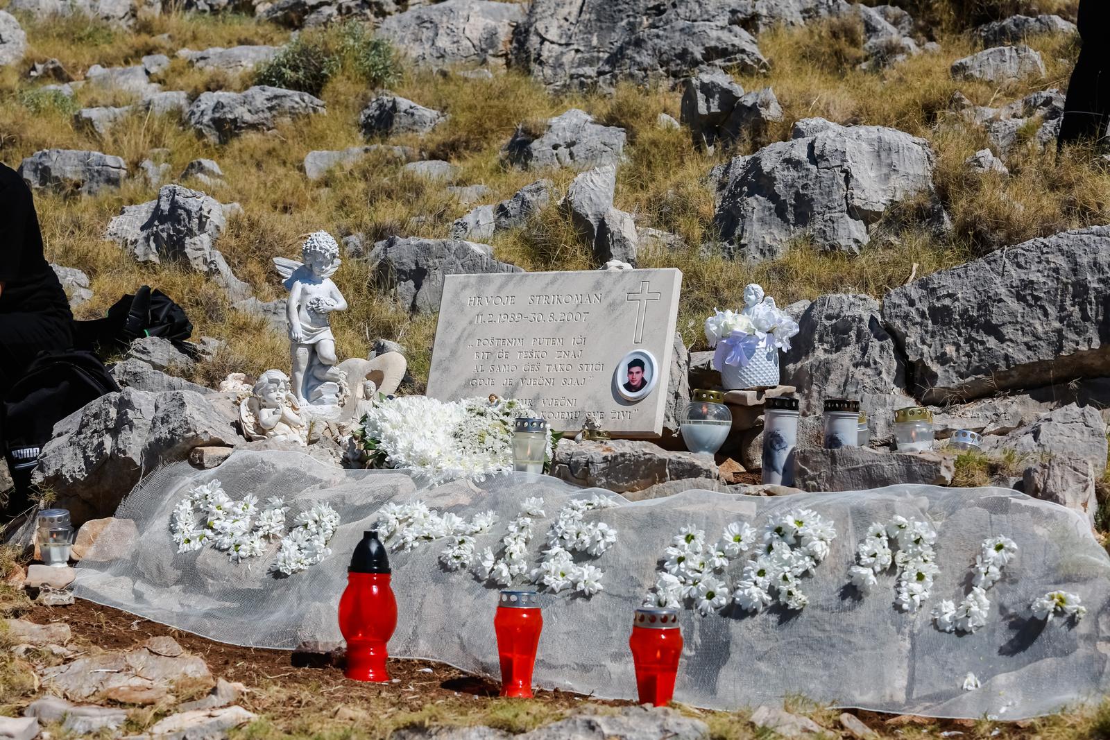 Obilježena 15. obljetnica od vatrogasne tragedije na Kornatima Obilježena 15. obljetnica od vatrogasne tragedije na Kornatima