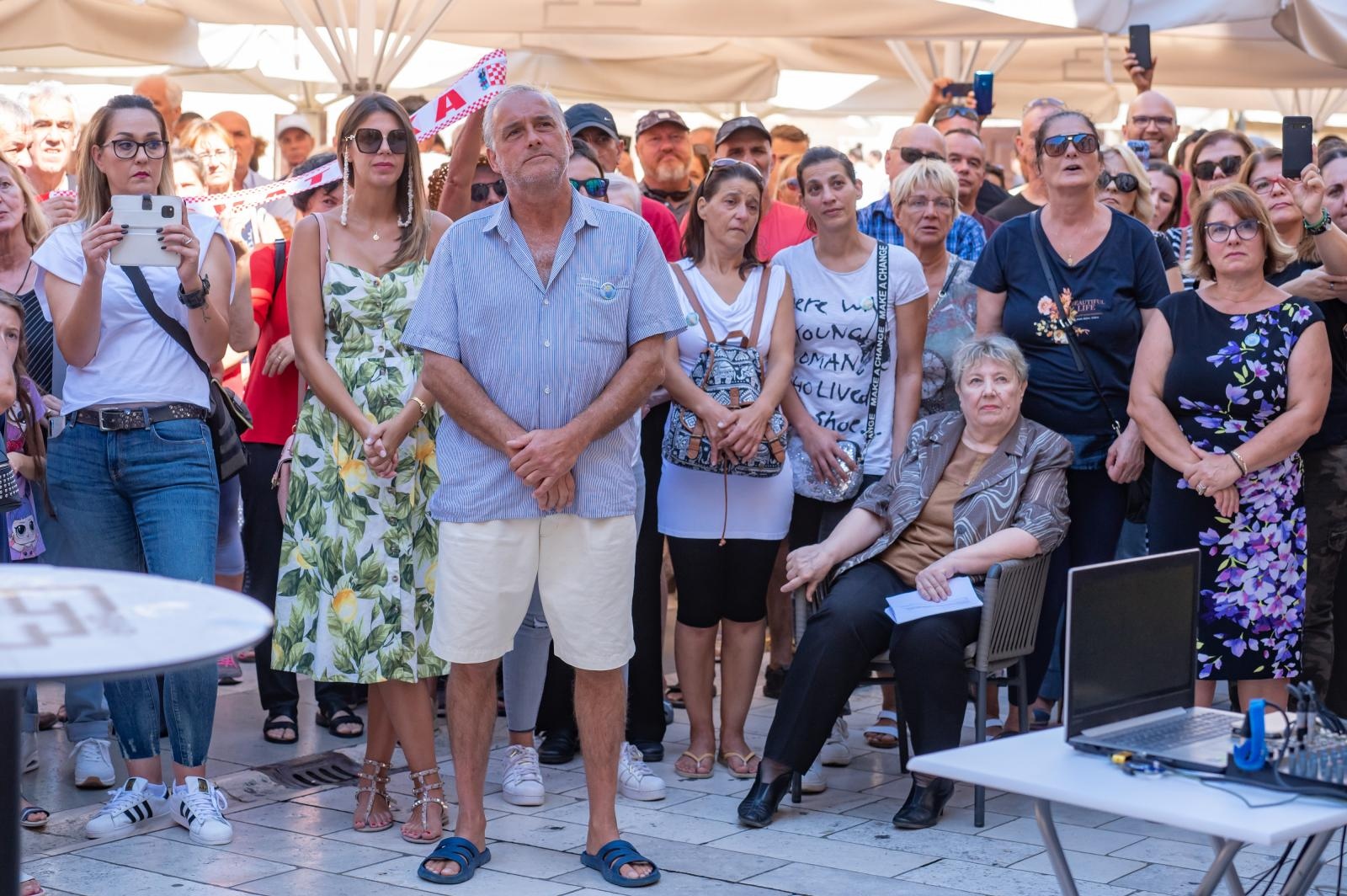 Na Narodnom trgu održan prosvjed “Krik za slobodu” protiv epidemioloških mjera