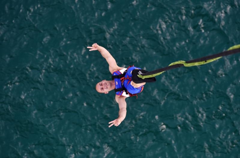 Otvorena sezona bungee jumpinga sa starog Masleničkog mosta. Photo: Hrvoje Jelavić/PIXSELL Otvorena sezona bungee jumpinga sa starog Masleničkog mosta. Photo: Hrvoje Jelavić/PIXSELL