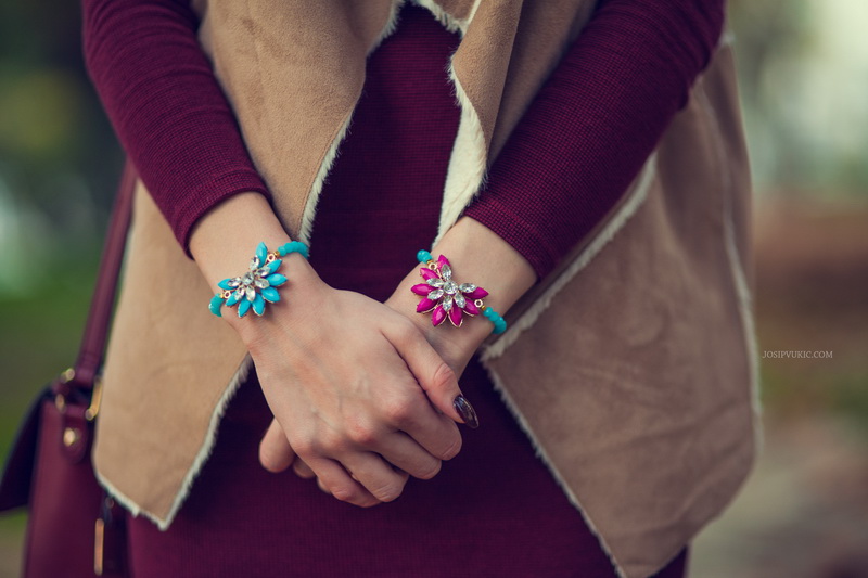 Visnja Knezevic izraduje predivne narukvice Visnja Knezevic izraduje predivne narukvice