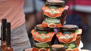 U sklopu 9. Festivala smokve na Trgu pet bunara održava se sajam smokava na kojem proizvođači i prerađivači izlažu i prodaju svoje artikle. Photo: Dino Stanin/PIXSELL U sklopu 9. Festivala smokve na Trgu pet bunara održava se sajam smokava na kojem proizvođači i prerađivači izlažu i prodaju svoje artikle. Photo: Dino Stanin/PIXSELL