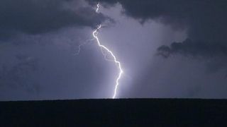 Zadarsko područje tijekom noći pogodilo je jako grmljavinsko nevrijeme, koje jse kasnije nastavilo obilno kišom u jutarnjim satima. Photo: Borna Filić/PIXSELL Zadarsko područje tijekom noći pogodilo je jako grmljavinsko nevrijeme, koje jse kasnije nastavilo obilno kišom u jutarnjim satima. Photo: Borna Filić/PIXSELL