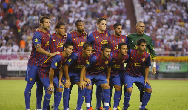 Split, 230711.
Stadion Poljuda.
Prijateljska nogometna utakmica Hajduk – Barcelona povodom stote obljetnice Hajduka.
Na slici: momcad Barcelone.
Foto: Duje Klaric / CROPIX