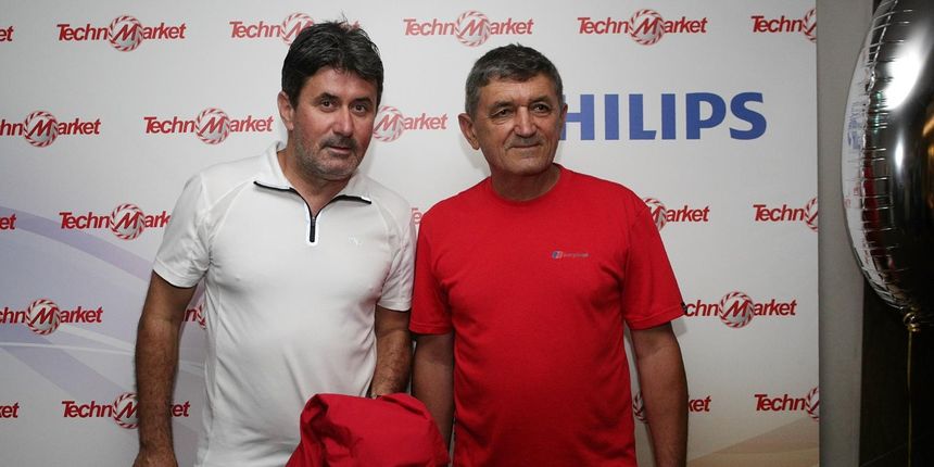 U dvorani Gol Class, Arena Zagreb, odrzana projekcija filma Everest na kojoj su bili gosti Stipe Bozic i Vedran Mlikota koji uskoro zajedno odlaze na Himalaju. U dvorani Gol Class, Arena Zagreb, odrzana projekcija filma Everest na kojoj su bili gosti Stipe Bozic i Vedran Mlikota koji uskoro zajedno odlaze na Himalaju.