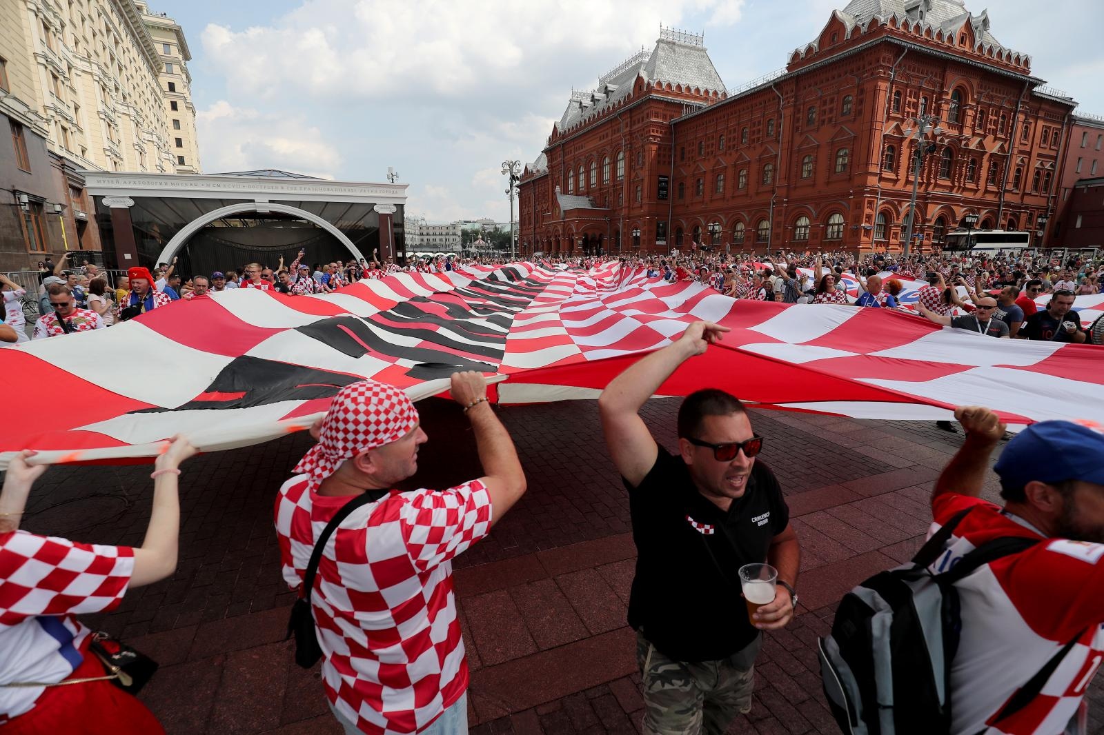 Hrvatski navijači okupirali centar Moskve!