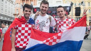 Hrvatski navijači okupirali Lens uoči utakmice s Portugalom, Photo: PIXSELL Hrvatski navijači okupirali Lens uoči utakmice s Portugalom, Photo: PIXSELL