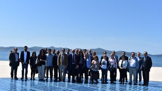 Predstavnici dvadesetak stranih veleposlanstva u posjetu Zadarskoj županiji Predstavnici dvadesetak stranih veleposlanstva u posjetu Zadarskoj županiji