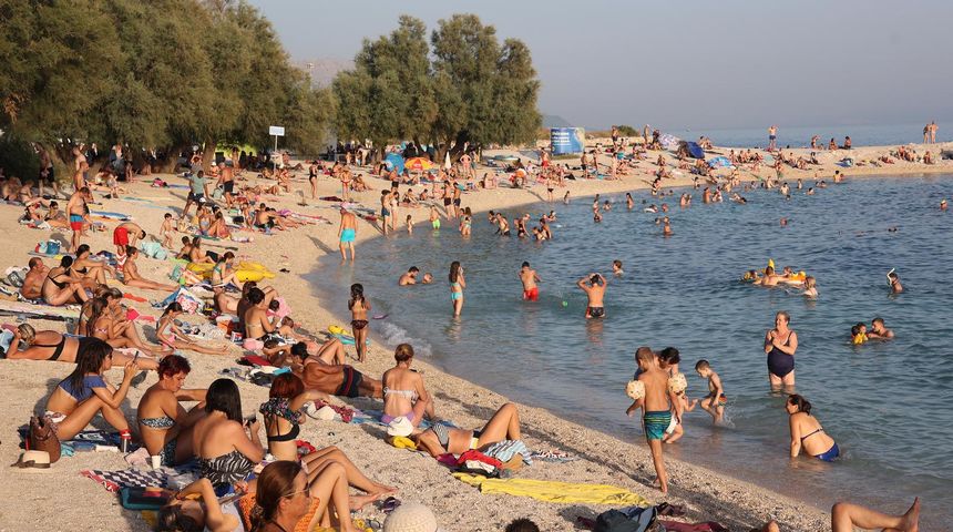 Prepune splitske plaže Prepune splitske plaže