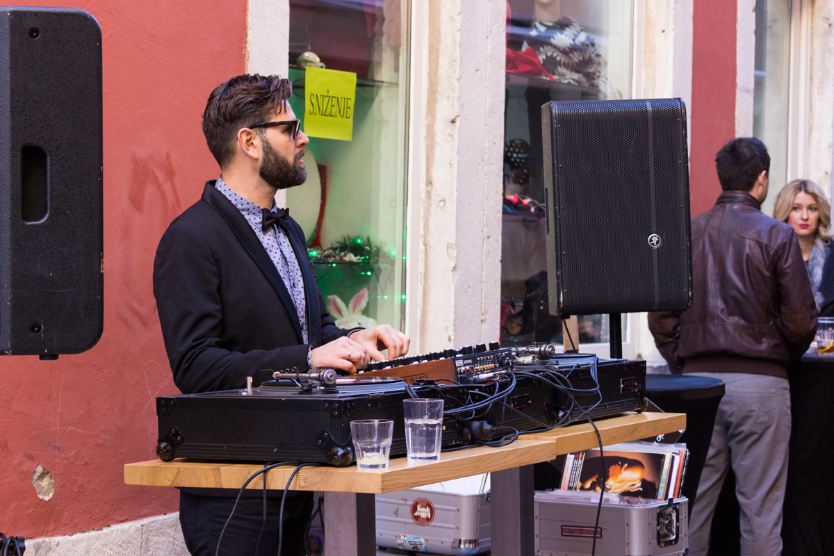 Badnjak 2016: Blagdanski đir po gradu 24. prosinca Badnjak 2016: Blagdanski đir po gradu 24. prosinca