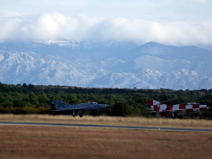 U 93. Zrakoplovnoj bazi u Zemuniku započela obuka pilota MIG-ova. Foto: Marinko Karačić/HRZ i PZO U 93. Zrakoplovnoj bazi u Zemuniku započela obuka pilota MIG-ova. Foto: Marinko Karačić/HRZ i PZO