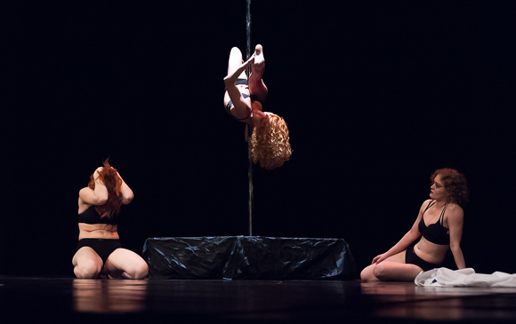 Pole/Chair/Dance show “Mental” @ HNK Zadar, 12.3.2016 – Foto: Ivan Toman Pole/Chair/Dance show “Mental” @ HNK Zadar, 12.3.2016 – Foto: Ivan Toman