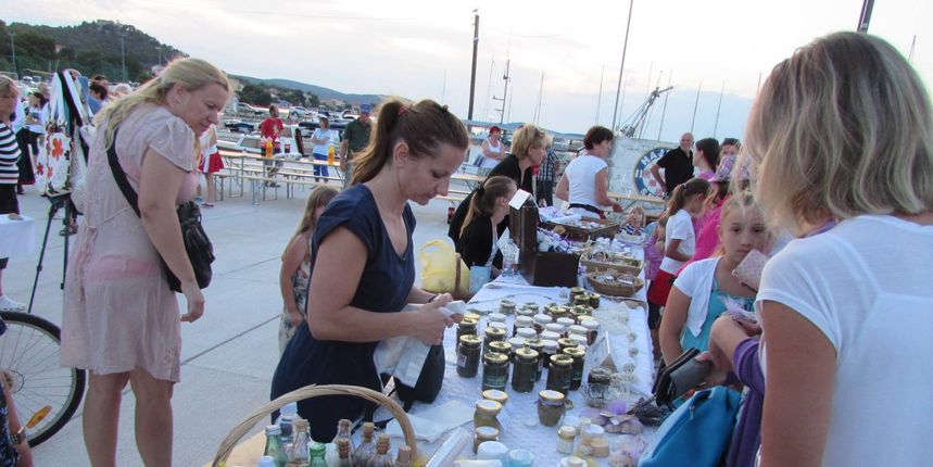 Općina Tkon potiče svoje dobitnike oznake “Hrvatski otočni proizvod” Općina Tkon potiče svoje dobitnike oznake “Hrvatski otočni proizvod”