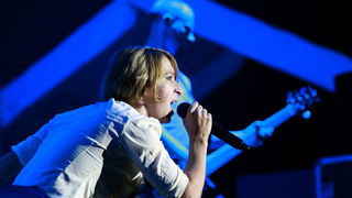 Pula, 180811.
Arena Fest 2011.
Na kraju koncertne sezone u pulskoj Areni na Arena Festu nastupaju tri europska benda: Apocalyptica, Guano Apes i Laibach.
Na slici: nastup Guano Apesa.
Foto: Goran Sebelic / CROPIX Pula, 180811.
Arena Fest 2011.
Na kraju koncertne sezone u pulskoj Areni na Arena Festu nastupaju tri europska benda: Apocalyptica, Guano Apes i Laibach.
Na slici: nastup Guano Apesa.
Foto: Goran Sebelic / CROPIX