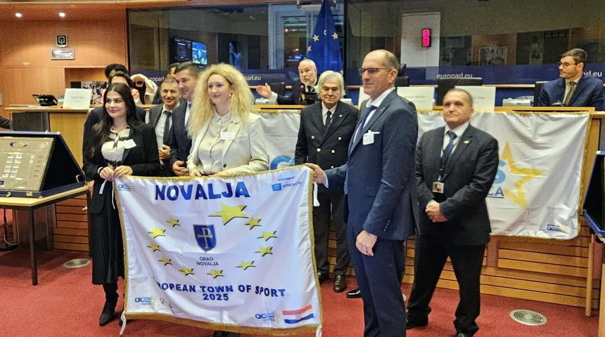 Predstavnici Grada Novalje u Bruxellesu primili titulu Europskog grada sporta za 2025. godinu Predstavnici Grada Novalje u Bruxellesu primili titulu Europskog grada sporta za 2025. godinu