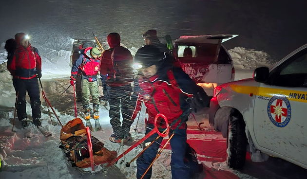 Gospićki HGSS kod Udbine spašavao pacijenta tijekom mećave