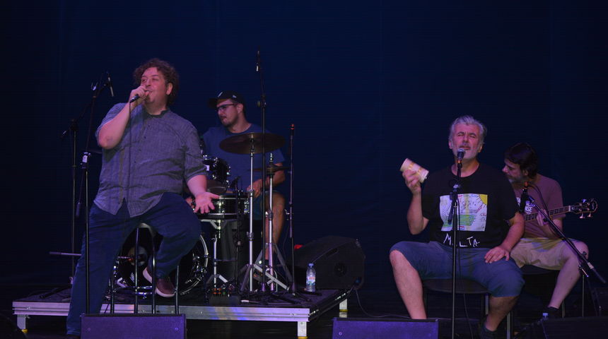 FOTO I VIDEO Sjajni TBF akustičnim koncertom oduševio mnogobrojnu publiku FOTO I VIDEO Sjajni TBF akustičnim koncertom oduševio mnogobrojnu publiku