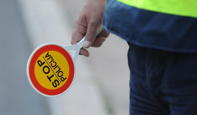 02.09.2013., Sibenik – Prvoga dana nove skolske godine prometna policija nadzire sve prijelaze blizu osnovniih skola te nadzire promet i brine o sigurnosti djaka. Photo: Hrvoje Jelavic/PIXSELL Autor  Hrvoje Jelavic/PIXSELL KLJUČNE RIJEČI  sigurnost, nas