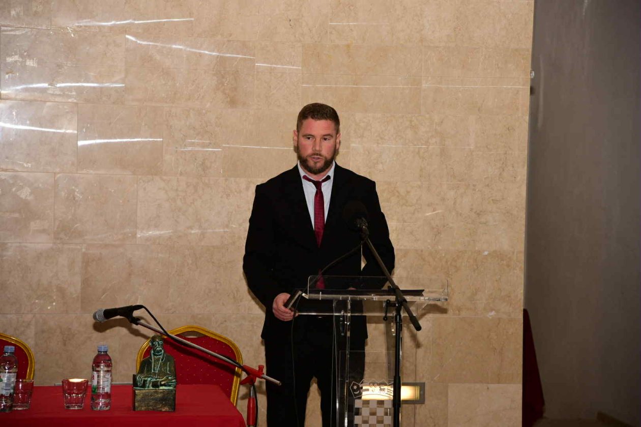 5e5750a9-2419-4812-abbd-f10fad32cf0f 5e5750a9-2419-4812-abbd-f10fad32cf0f