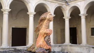 Fotograf Stephan Lupino ovih dana u Zadru u svom ateljeu izrađuje drvene skulpture i križeve, foto: Filip Brala