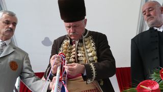 Slavodobitnik 302. Alke je Alen Poljak, od predsjednice dobio zlatni prsten s hrvatskim grbom