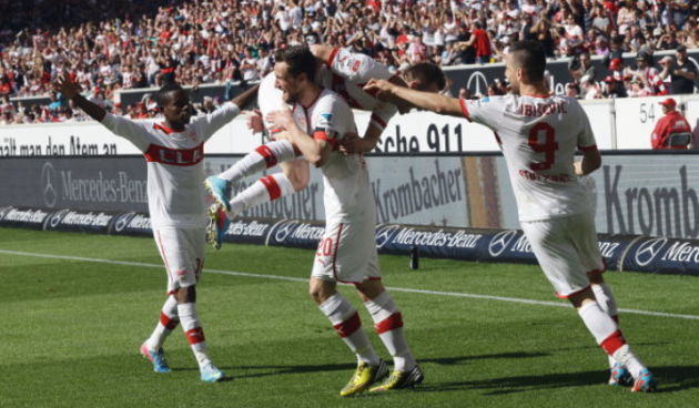 BAU // 14.04.2013 Suttgart Fussball 1. Bundesliga 29. Spieltag Saison 2012 / 2013 VfB Stuttgart vs. Borussia Mönchengladbach: Jubel nach dem Tor zum 2 : 0 , von links: Ibrahima Traore / Christian Gentner / Alexandru maxim / Vedad Ibisevic ( VFB )