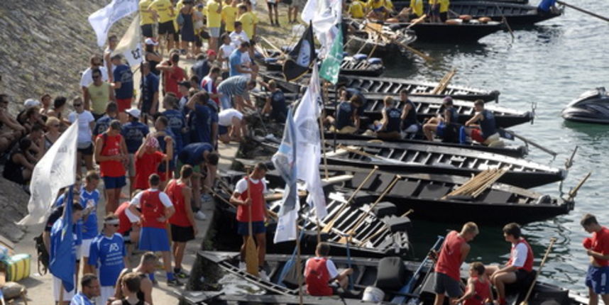 Metkovic, 140810.
Trinaesti maraton ladja vozi se od Metkovica do Ploca u duzini od 22,5 kilometara. U maratonu je nastupilo oko 600 veslaca u 35 ladjarskih posada.
Foto: Denis Jerkovic / Cropix