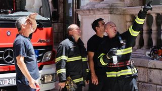 Veliki požar izbio u zgradi na Narodnom trgu Veliki požar izbio u zgradi na Narodnom trgu