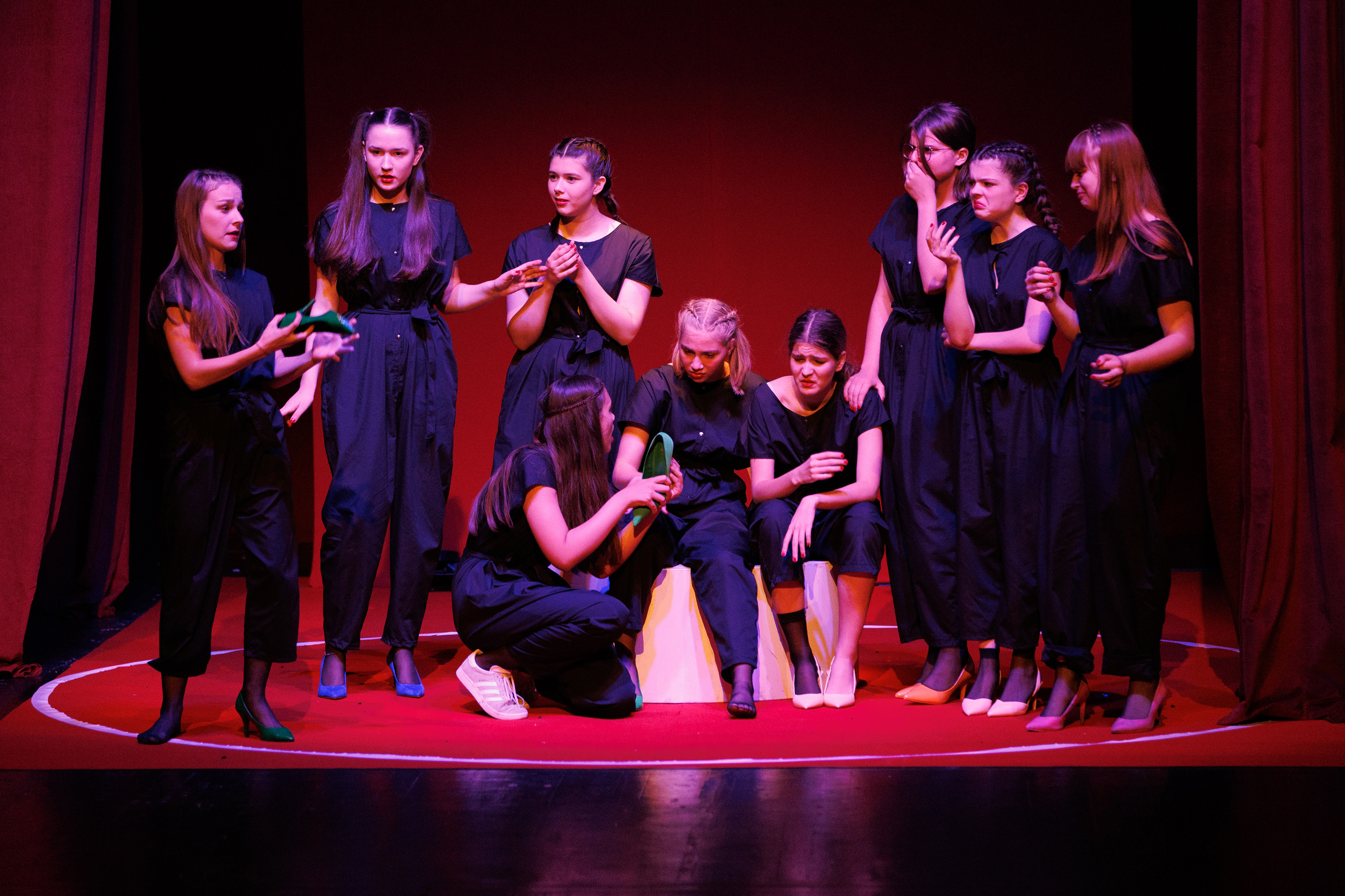 Igrajmo se: Zabranjeno mlađima od 15 strana A