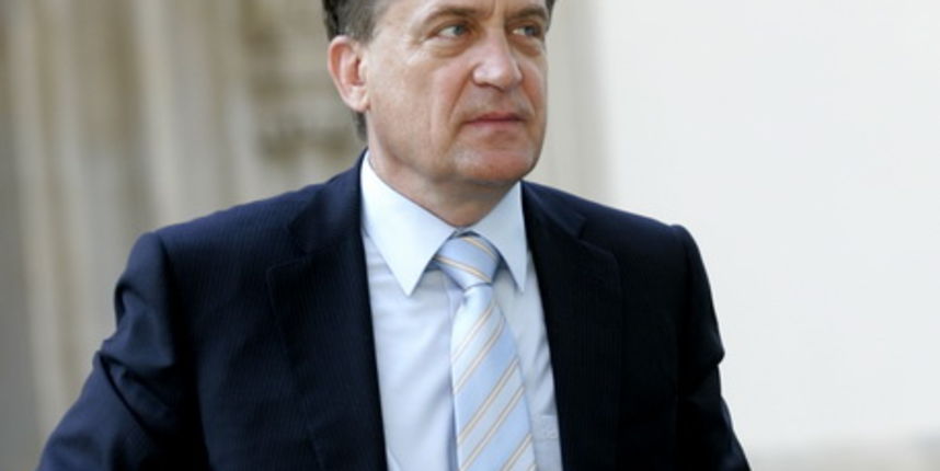 Zagreb, 130710.
Markov trg.
Bozidar Kalmeta ministar mora, prometa i infrastrukture dolazi na sjednicu Vlade.
Foto: Bernard Covic / CROPIX