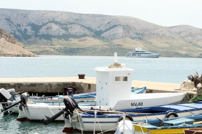 Metajna: Megajahta Indian Empress indijskog biznismena i političara Vijaya Mallye u Paškom zaljevu kod Metajne, Foto: Luka Stanzl/PIXSELL Metajna: Megajahta Indian Empress indijskog biznismena i političara Vijaya Mallye u Paškom zaljevu kod Metajne, Foto: Luka Stanzl/PIXSELL