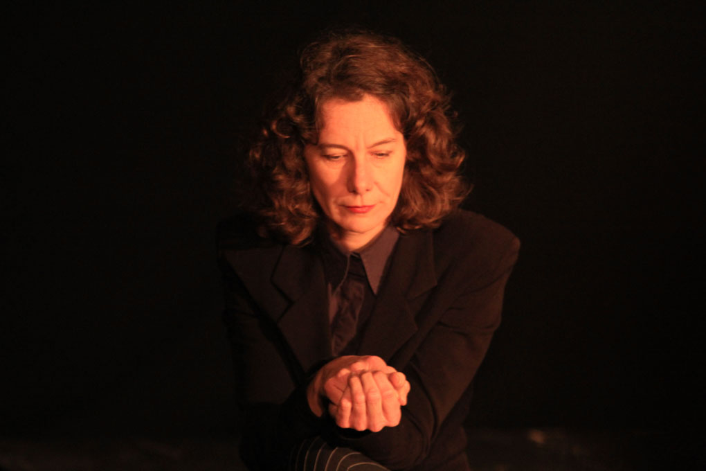 ArtAkt, izlozba Ivane Jenjic, predstava Vili Matula, foto: I. Perincic ArtAkt, izlozba Ivane Jenjic, predstava Vili Matula, foto: I. Perincic