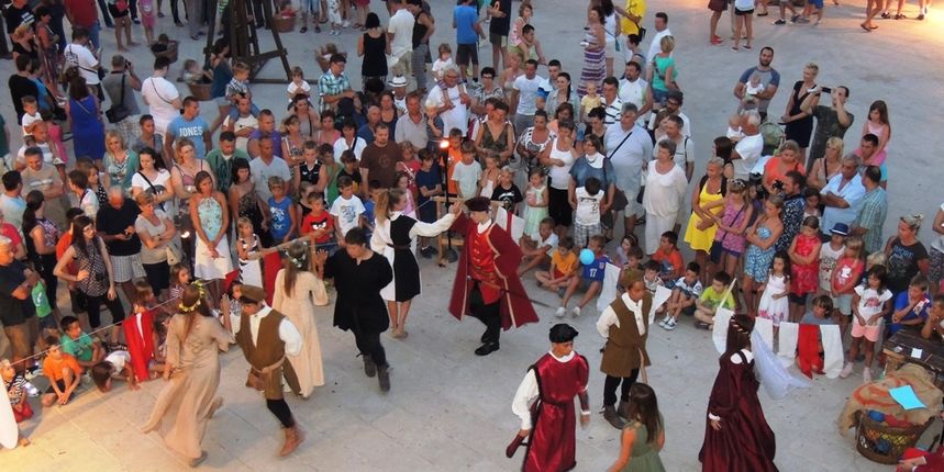 Pag, Foto:Narodni l.