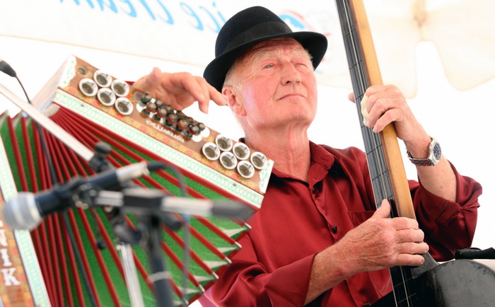 Zadar, 120512.
Danas je u Domu hrvatske mladezi u Zadru odrzan dan Nacionalnih manjina Zadarske zupanije, albanke, bosnjacke, madjarske, makedonske, slovenske, srpske i talijanske. Nacionalne manjine su svoju kulturu predstavile kroz pjesmu,ples i tradici Zadar, 120512.
Danas je u Domu hrvatske mladezi u Zadru odrzan dan Nacionalnih manjina Zadarske zupanije, albanke, bosnjacke, madjarske, makedonske, slovenske, srpske i talijanske. Nacionalne manjine su svoju kulturu predstavile kroz pjesmu,ples i tradici